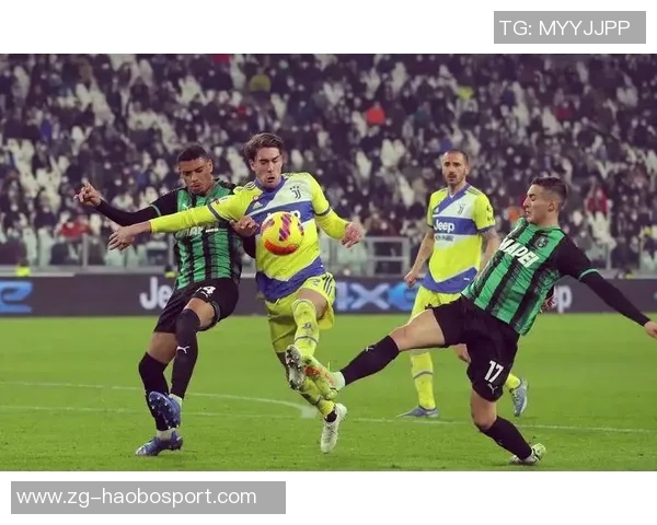 弗拉霍维奇领衔新一代前锋崛起,足球界期待他的精彩表现与未来成就 弗拉霍维奇领衔新一代前锋崛起,足球界期待他的精彩表现与未来成就